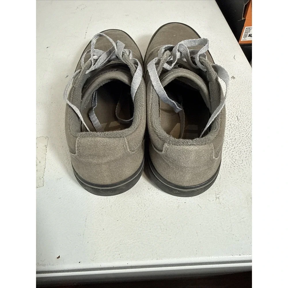 Etnies Kick Shoes Size 8.5 Very Good‎ Condition But Need Cleaned